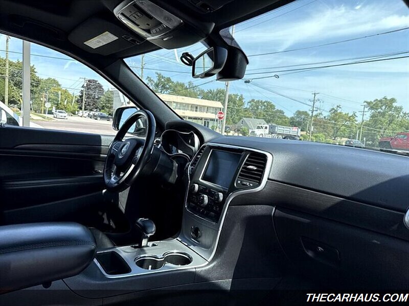 2015 Jeep Grand Cherokee Laredo   - Photo 18 - Roselle, IL 60172
