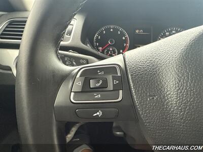 2015 Volkswagen Passat 1.8T S   - Photo 24 - Roselle, IL 60172