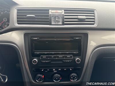 2015 Volkswagen Passat 1.8T S   - Photo 26 - Roselle, IL 60172