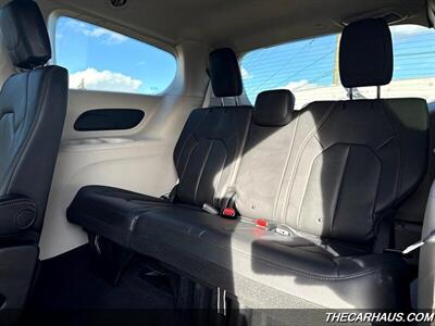 2020 Chrysler Voyager LXi   - Photo 14 - Roselle, IL 60172