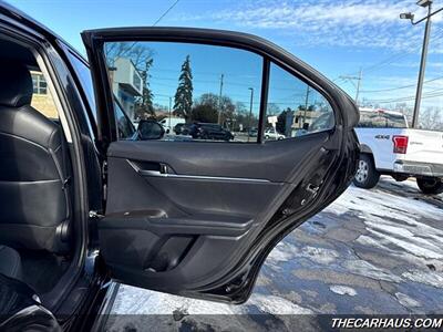 2024 Toyota Camry SE   - Photo 17 - Roselle, IL 60172