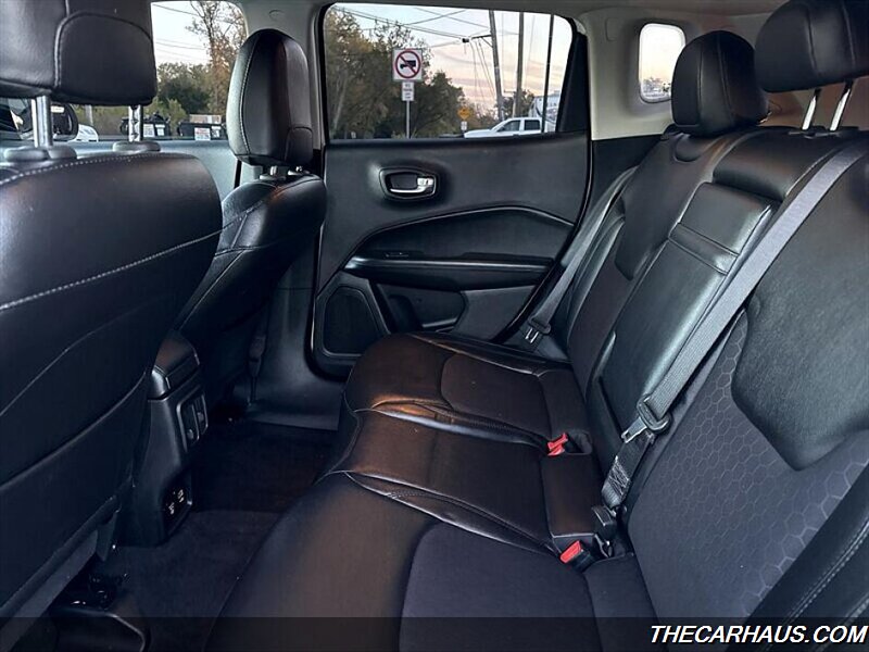 2018 Jeep Compass Latitude   - Photo 12 - Roselle, IL 60172