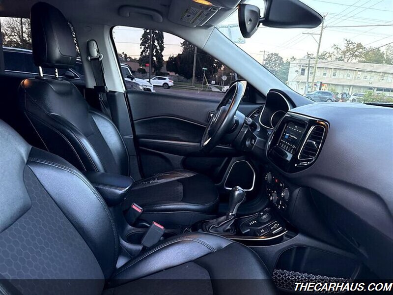 2018 Jeep Compass Latitude   - Photo 18 - Roselle, IL 60172