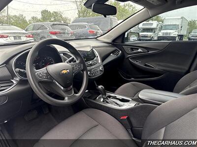 2019 Chevrolet Malibu LT   - Photo 10 - Roselle, IL 60172