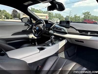 2016 BMW i8   - Photo 17 - Roselle, IL 60172