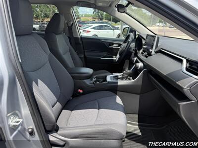 2020 Toyota RAV4 XLE   - Photo 25 - Roselle, IL 60172