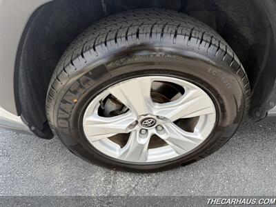 2020 Toyota RAV4 XLE   - Photo 35 - Roselle, IL 60172