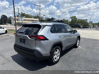 2020 Toyota RAV4 XLE   - Photo 3 - Roselle, IL 60172