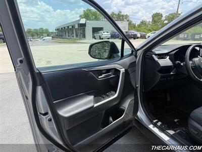 2020 Toyota RAV4 XLE   - Photo 24 - Roselle, IL 60172