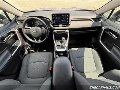 2020 Toyota RAV4 XLE   - Photo 20 - Roselle, IL 60172