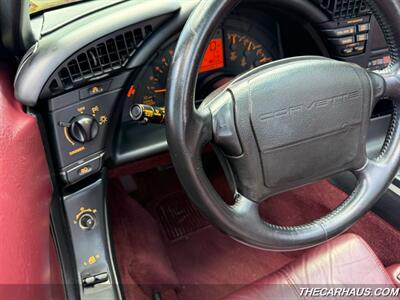 1993 Chevrolet Corvette 40th Anniversary   - Photo 17 - Roselle, IL 60172