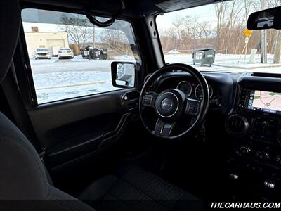 2012 Jeep Wrangler Unlimited Sahara   - Photo 28 - Roselle, IL 60172