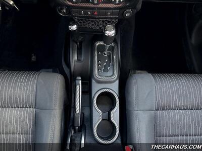 2012 Jeep Wrangler Unlimited Sahara   - Photo 24 - Roselle, IL 60172