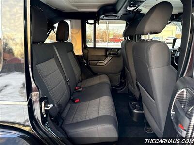 2012 Jeep Wrangler Unlimited Sahara   - Photo 19 - Roselle, IL 60172