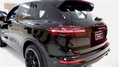 2016 Porsche Cayenne Turbo   - Photo 9 - San Diego, CA 92126