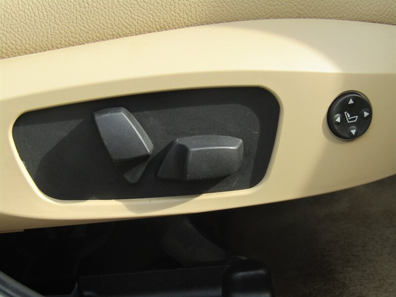 2014 BMW X1 AWD, NAV,PREM PKG,CONV PKG,RVC,SILVER CERTIFIED - Photo 31 - Haddon Twp, NJ 08107