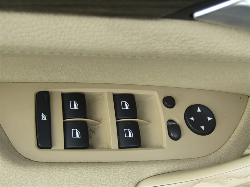 2014 BMW X1 AWD, NAV,PREM PKG,CONV PKG,RVC,SILVER CERTIFIED - Photo 21 - Haddon Twp, NJ 08107