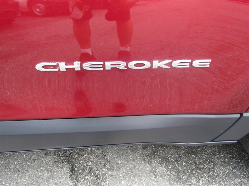 2019 Jeep Cherokee AWD,CONV PKG,RVC,SILVER CERTIFIED - Photo 36 - Haddon Twp, NJ 08107