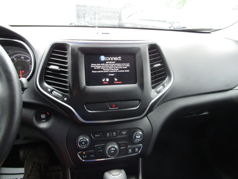 2019 Jeep Cherokee AWD,CONV PKG,RVC,SILVER CERTIFIED - Photo 67 - Haddon Twp, NJ 08107