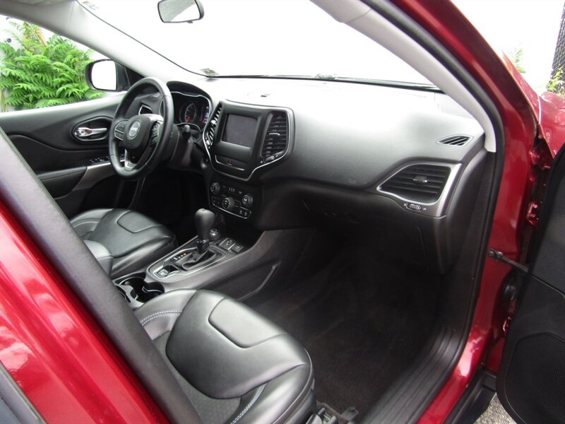 2019 Jeep Cherokee AWD,CONV PKG,RVC,SILVER CERTIFIED - Photo 57 - Haddon Twp, NJ 08107