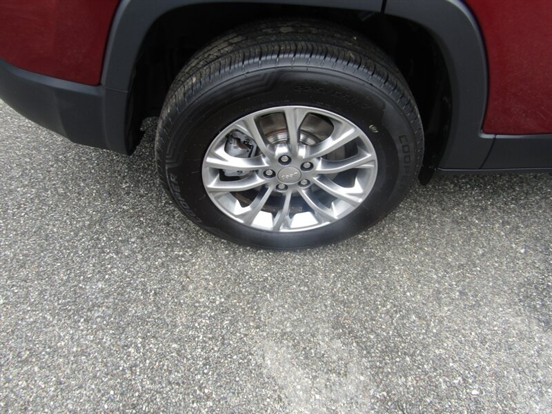 2019 Jeep Cherokee AWD,CONV PKG,RVC,SILVER CERTIFIED - Photo 18 - Haddon Twp, NJ 08107