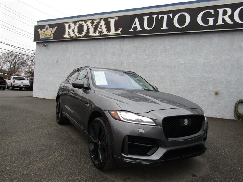 2018 Jaguar F-PACE R-Sport's photo