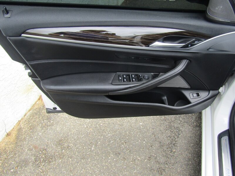 2021 BMW AWD,NAV,DR.ASST PKG,SPORT PKG,RVC,SILVER CERTIFIED 540IX - Photo 11 - Haddon Twp, NJ 08107