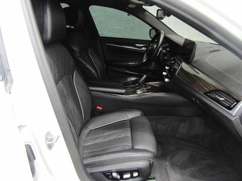 2021 BMW AWD,NAV,DR.ASST PKG,SPORT PKG,RVC,SILVER CERTIFIED 540IX - Photo 21 - Haddon Twp, NJ 08107