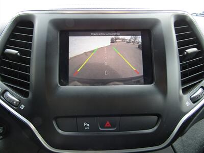 2019 Jeep Cherokee AWD,CONV PKG,TECH PKG,RVC,SILVER CERTIFIED   - Photo 35 - Haddon Twp, NJ 08107