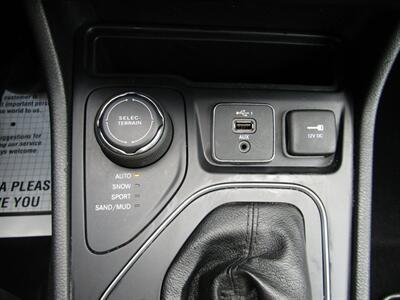 2019 Jeep Cherokee AWD,CONV PKG,TECH PKG,RVC,SILVER CERTIFIED   - Photo 37 - Haddon Twp, NJ 08107
