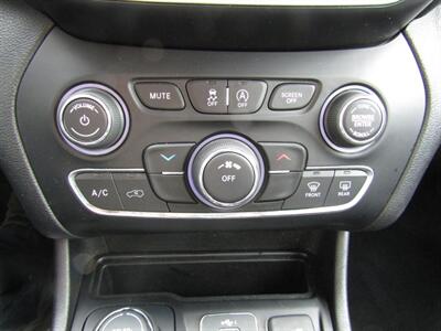 2019 Jeep Cherokee AWD,CONV PKG,TECH PKG,RVC,SILVER CERTIFIED   - Photo 36 - Haddon Twp, NJ 08107