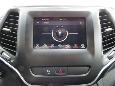 2019 Jeep Cherokee AWD,CONV PKG,TECH PKG,RVC,SILVER CERTIFIED   - Photo 34 - Haddon Twp, NJ 08107