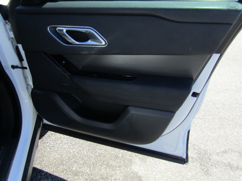 2024 Land Rover Range Rover Velar AWD.TECH PKG,DYNAMIC HANDLING PKG,COMFORT PKG, - Photo 24 - Haddon Twp, NJ 08107