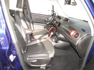 2017 Jeep Renegade TRAILHAWK,AWD,CONV PKG,NAV,RVC,SILVER CERTIFIED   - Photo 27 - Haddon Twp, NJ 08107