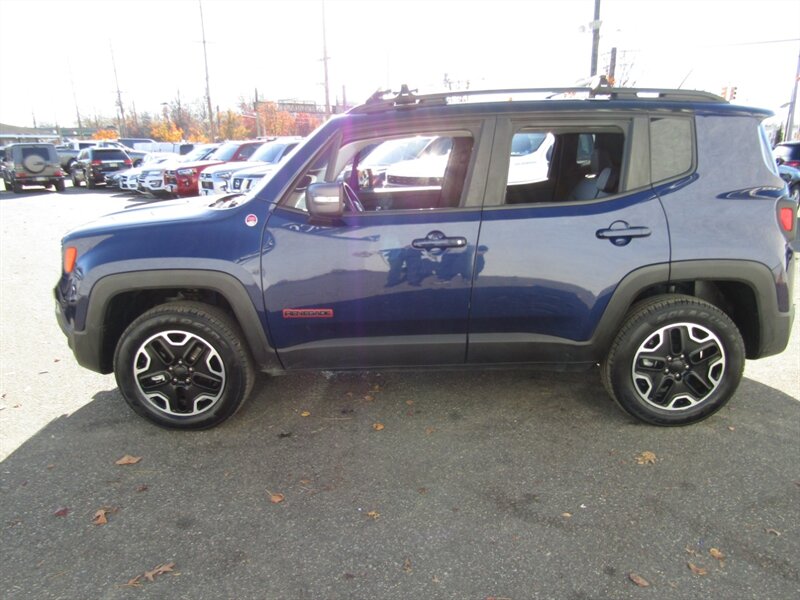 2017 Jeep Renegade Trailhawk photo 3