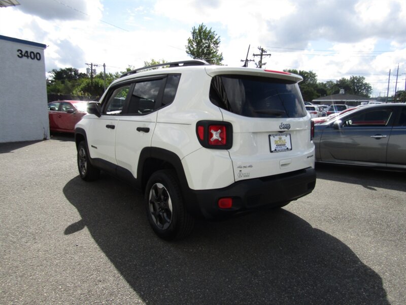 2018 Jeep Renegade SPORT,4X4, PKG,CONV PKG,SILVER CERTIFIED - Photo 5 - Haddon Twp, NJ 08107