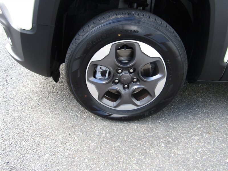 2018 Jeep Renegade SPORT,4X4, PKG,CONV PKG,SILVER CERTIFIED - Photo 16 - Haddon Twp, NJ 08107