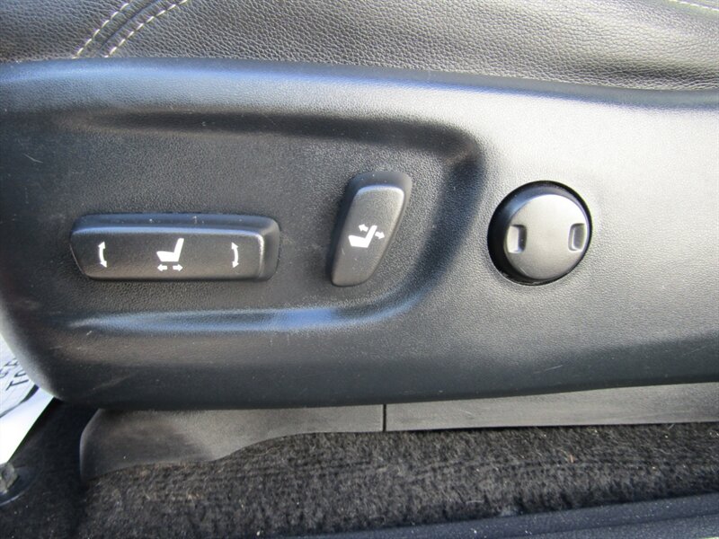 2020 Toyota 4Runner 4X4,PREM,NAV,TECH PKG,DR.ASST PKG,SILVER CERTIFIED - Photo 20 - Haddon Twp, NJ 08107