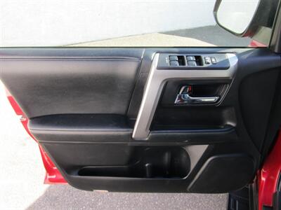 2020 Toyota 4Runner 4X4,PREM,NAV,TECH PKG,DR.ASST PKG,SILVER CERTIFIED - Photo 17 - Haddon Twp, NJ 08107