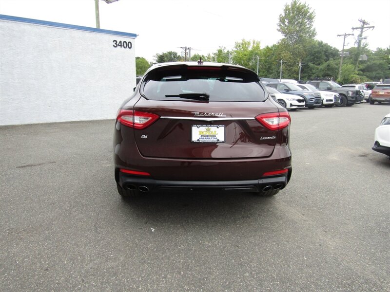 2019 Maserati Levante GT photo 3