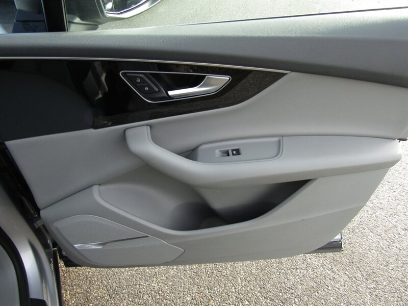 2017 Audi Q7 AWD,NAV,PREM PKG,COMFORT PKG,SILVER CERTIFIED - Photo 22 - Haddon Twp, NJ 08107