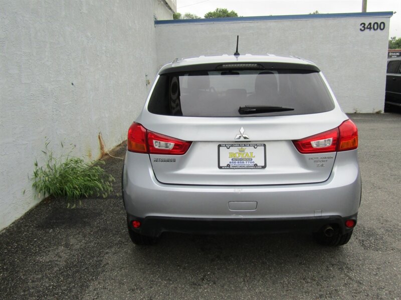 2016 Mitsubishi Outlander Sport 2.4 ES - Photo 7 - Haddon Twp, NJ 08107