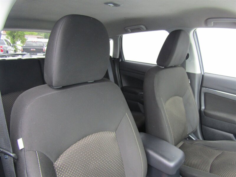 2016 Mitsubishi Outlander Sport 2.4 ES - Photo 17 - Haddon Twp, NJ 08107