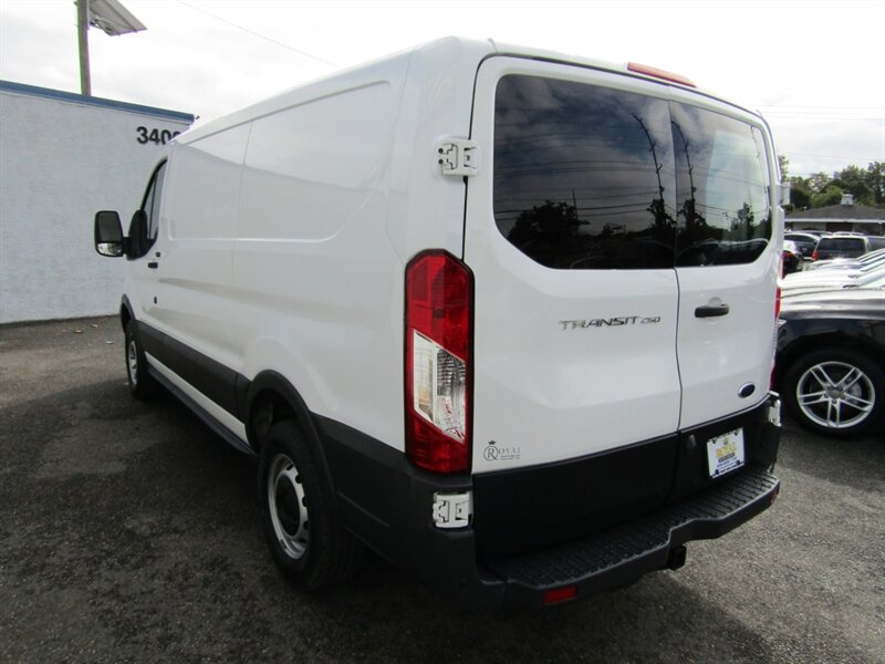 2016 Ford Transit Van photo 4