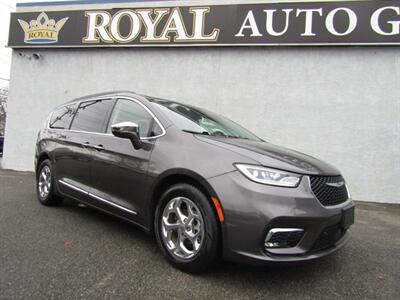 2022 Chrysler Pacifica LIMITED,PANO,TECH PKG,SILVER CERTIFIED Van