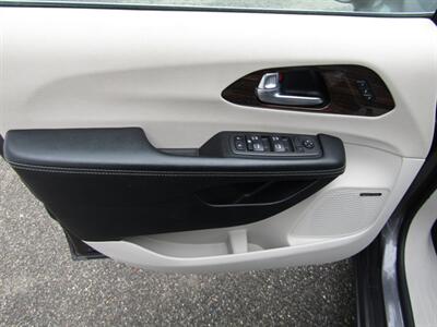 2022 Chrysler Pacifica LIMITED,PANO,TECH PKG,SILVER CERTIFIED   - Photo 12 - Haddon Twp, NJ 08107