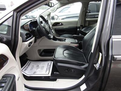 2022 Chrysler Pacifica LIMITED,PANO,TECH PKG,SILVER CERTIFIED   - Photo 14 - Haddon Twp, NJ 08107