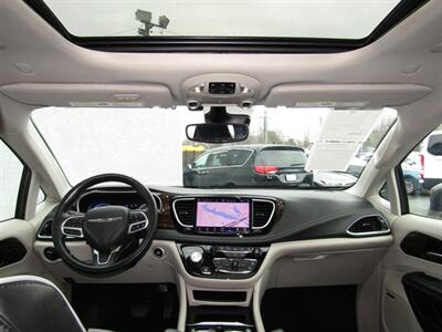 2022 Chrysler Pacifica LIMITED,PANO,TECH PKG,SILVER CERTIFIED   - Photo 24 - Haddon Twp, NJ 08107