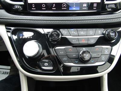2022 Chrysler Pacifica LIMITED,PANO,TECH PKG,SILVER CERTIFIED   - Photo 33 - Haddon Twp, NJ 08107