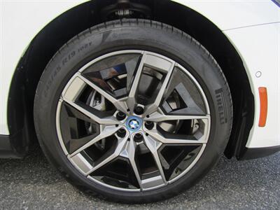 2025 BMW i5 AWD,PREM PKG,TECH PKG,HUD,SILVER CERTIFIED - Photo 38 - Haddon Twp, NJ 08107